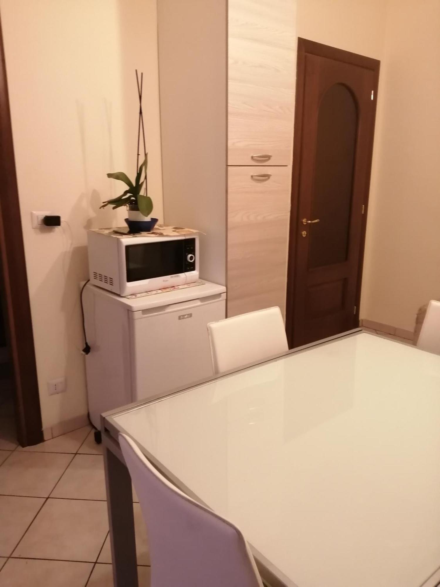 Apartamento La Casa Di Fiore Asti Exterior foto